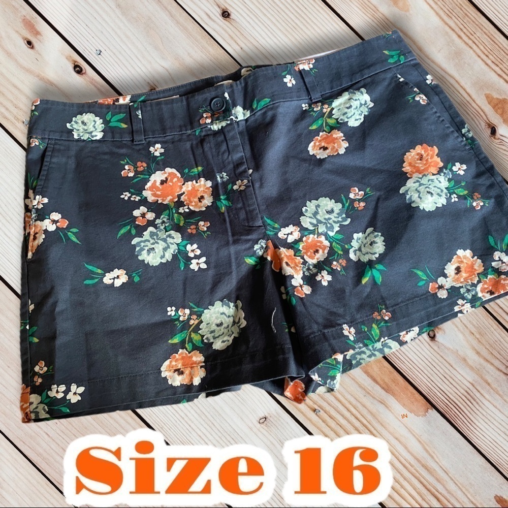 Women’s Floral Shorts